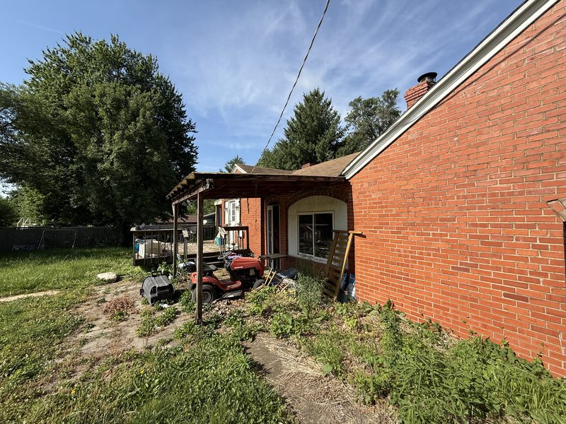 Property with complex situation solved creatively